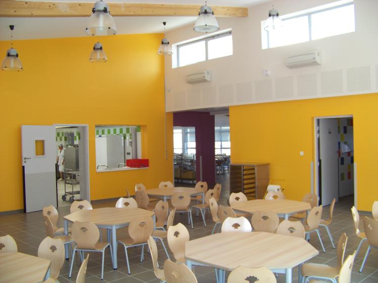 Salle à manger "maternelle"
