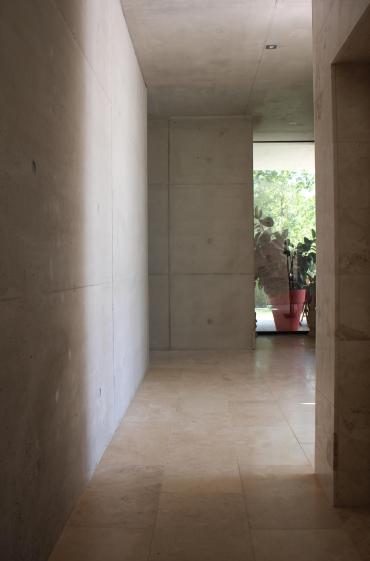 halle d'entrée, masse, béton et lumière