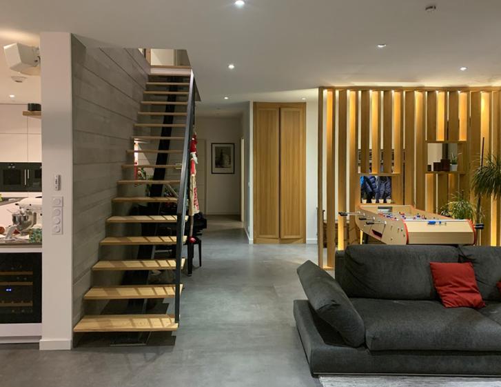 Vue salon escalier