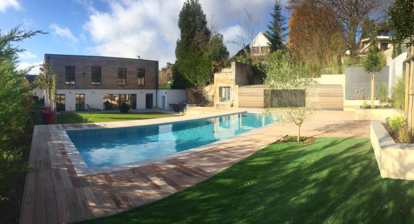 vue piscine jardin