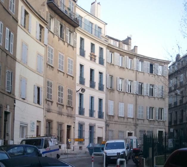 Façade sur place Labadié après travaux 2