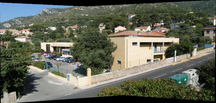Vue depuis la rue d'accès