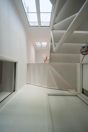 Rénovation et extension d'une maison sur le bassin d'Arcachon - l'escalier en mé