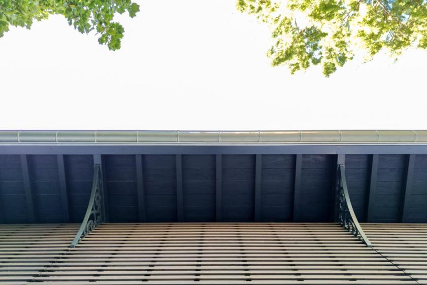 Détail toit de la halle