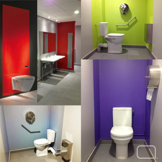 sanitaires accessibkles tout en couleurs