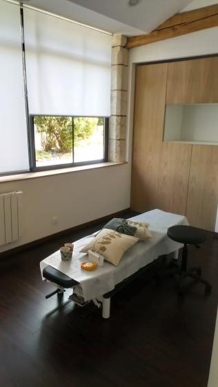img-20190613-wa0000_meuble_table_fenetre.jpg