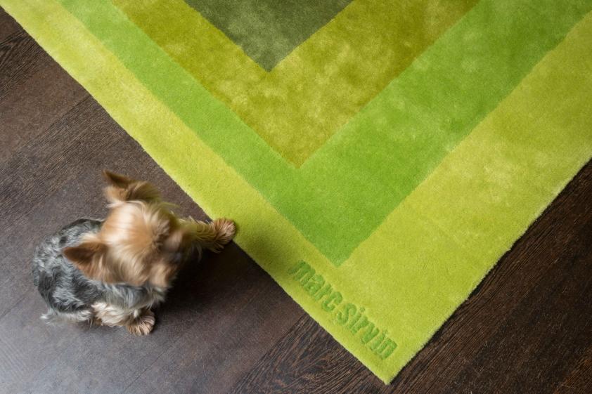 Création d'un tapis vert sur mesure (marque: Tai Ping) pour ce projet.