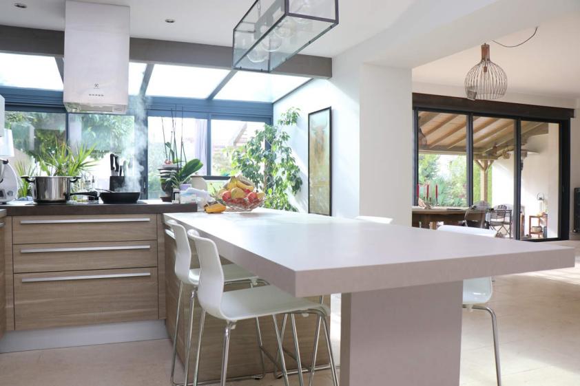 argiles_baro_architectes_la_maison_sagrandit_salon_cuisine.jpg