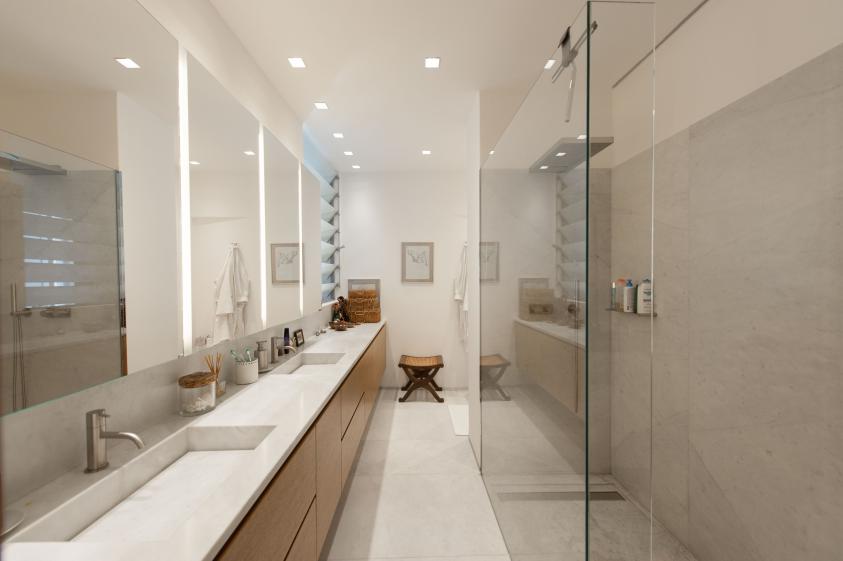 salle_de_bain_contemporaine_palais_palerme_cascio_architectes.jpg