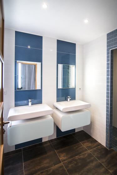 Villa cathedrale - salle d'eau contemporaine - Amélie Soriano Architecte