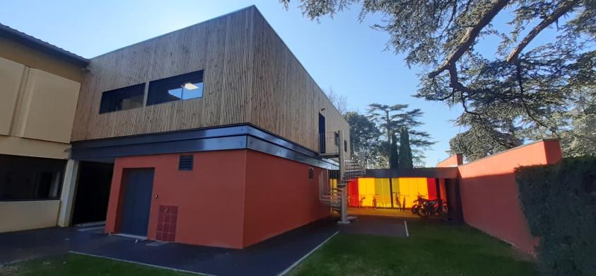 FACADE OUEST EXTENSION OSSATURE BOIS AU COLLEGE FRANCOIS VERDIER A LEZAT SUR LEZ