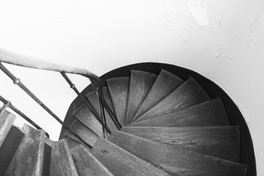 Escalier de l'aile sur rue