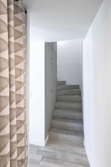 saac-construction_maison-cesson_sevigne-architecture-escalier.jpg