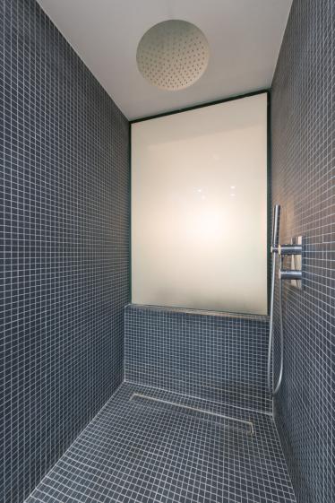 MIN// Douche