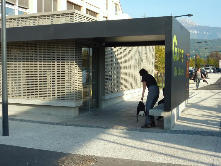 ESPACE D'ATTENTE ET ENTREE