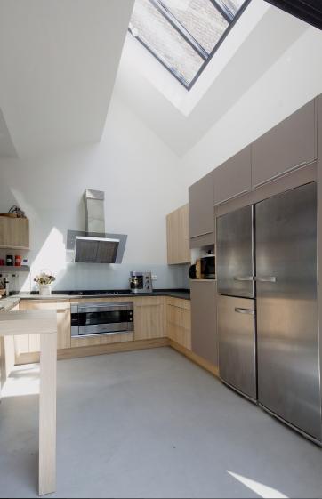 Intérieur - Cuisine ouverte avec fenêtre de toit