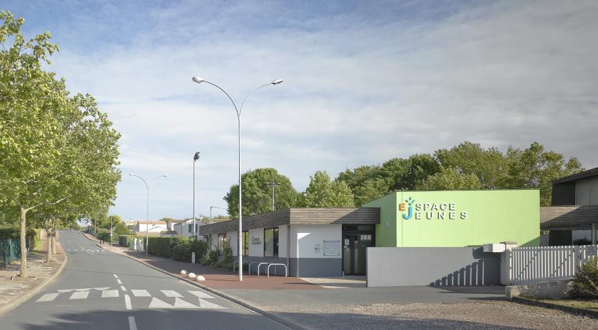 vaux_espacejeunes0010_copie.jpg