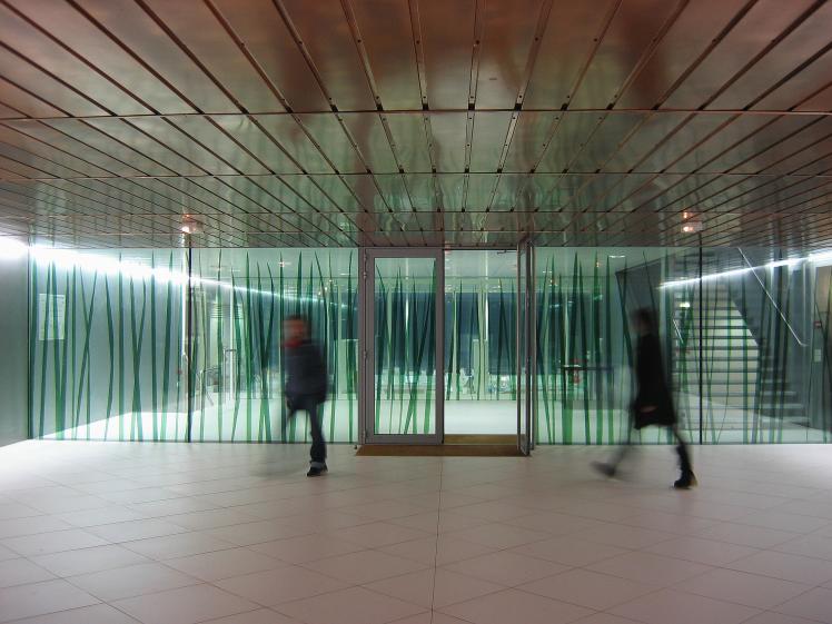 parvis d'entrée