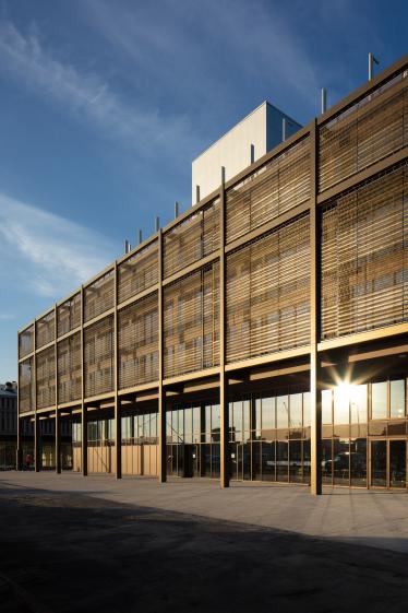 aakingkong-dock_g6_photo_arthur_pequin_3-detail_facade_.jpg