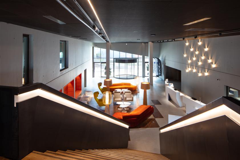 aakingkong-dock_g6_photo_arthur_pequin_4-hall_depuis_mezzanine.jpg