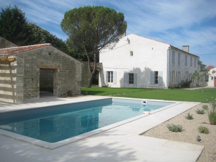 piscine et maison
