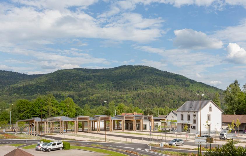 Vue lointaine de la Halle