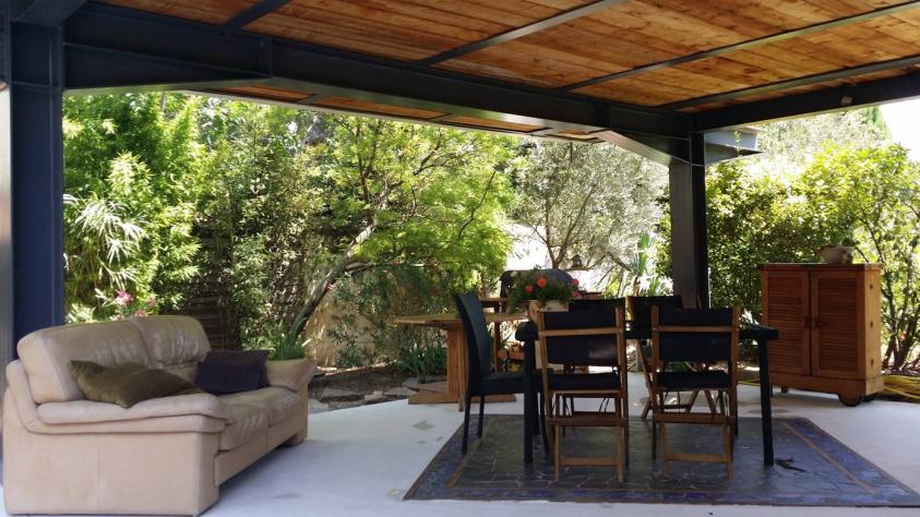 Villa p terrasse couverte