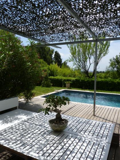 terrasses et pergolas ombragées pour démultiplier les espaces