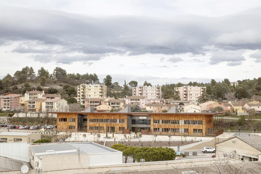 edes-apt09.jpg