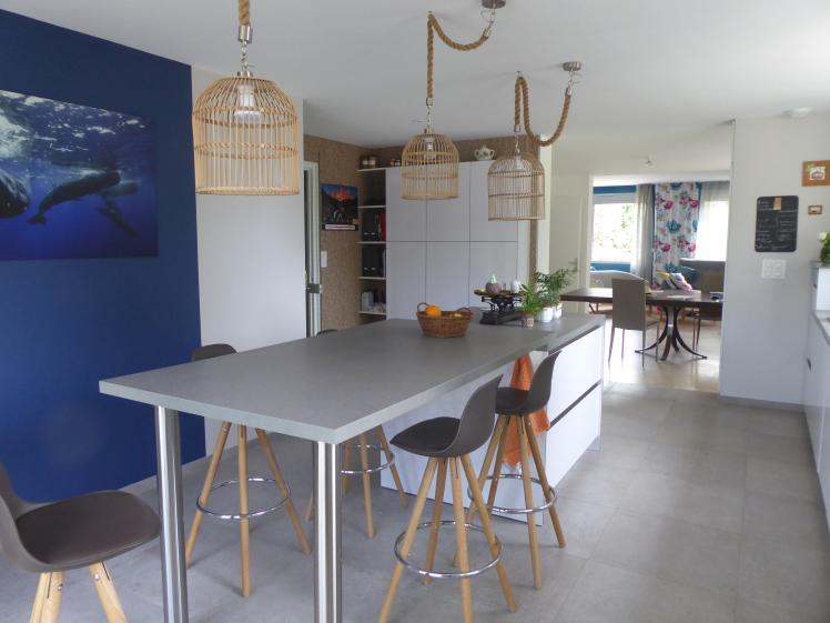 nouvelle cuisine, spacieuse et confortable