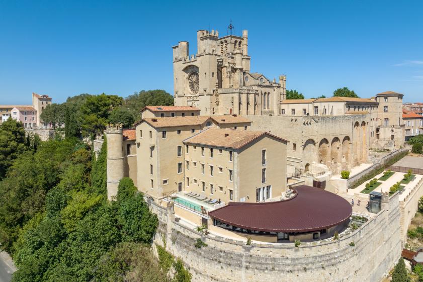 11_hotel_la_prison_-_vue_aerienne_cdrone_ops.jpg