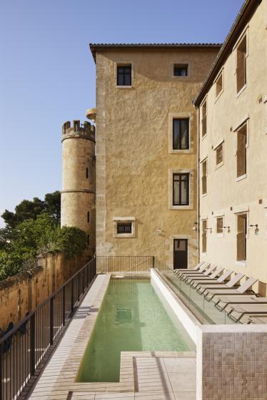 2_hotel_la_prison_-_bassin_de_nage_ccamille_gharbi.jpg
