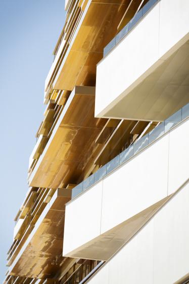 liner_detail_facade_brise_soleil_balcon_cmarie-caroline_lucat.jpg