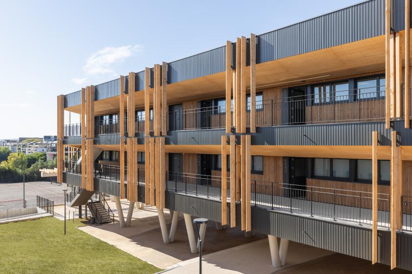 4_college_port_marianne_-_batiments_denseignement_cadrien_guitard.jpg