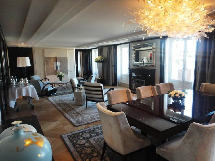 SUITE ROYALE