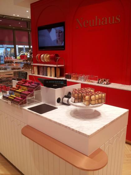 neuhaus_12.jpg