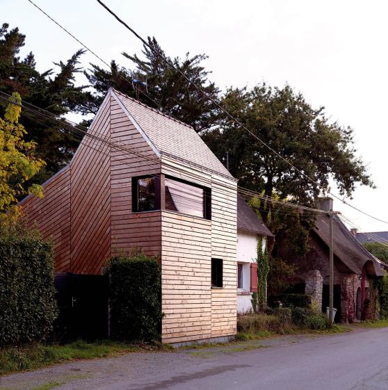02_ext_soir_rue_vers_chaumiere_moyenne.jpg