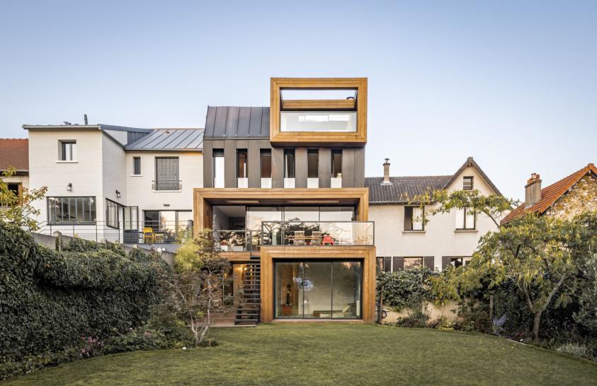  Lauréat du Prix "Trophée de la construction", dans la catégorie rénovation loge