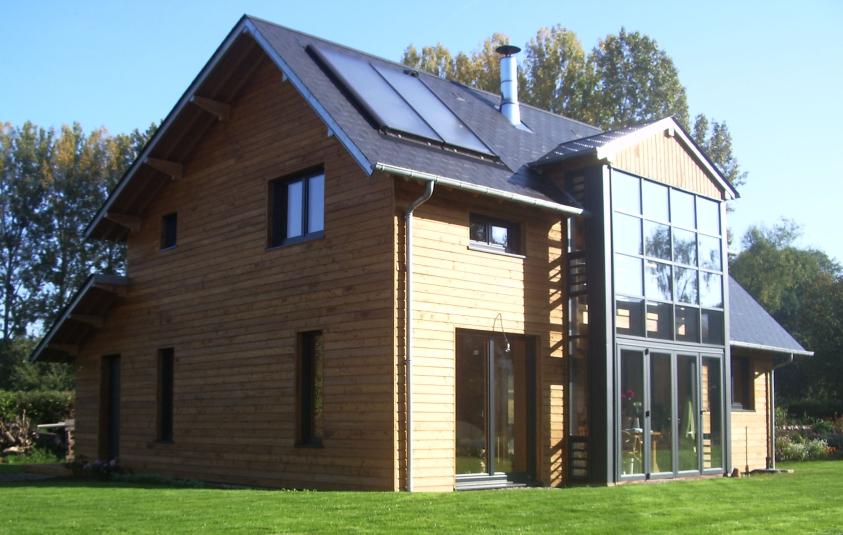 Maison qui se chauffe avec le soleil