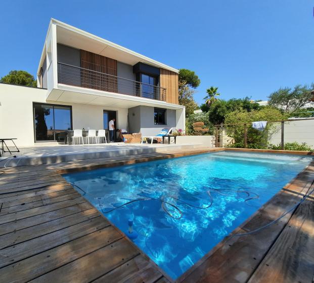 VUE DEPUIS LA PISCINE