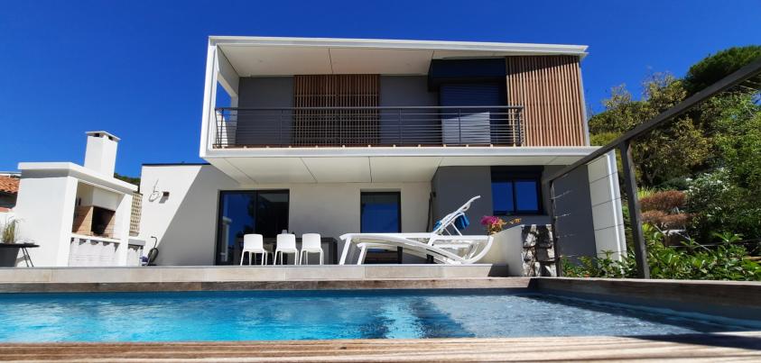 VUE DEPUIS LA PISCINE