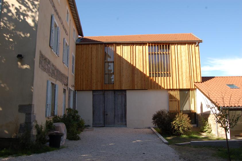 Transformation d'une Blanchisserie en deux habitations 