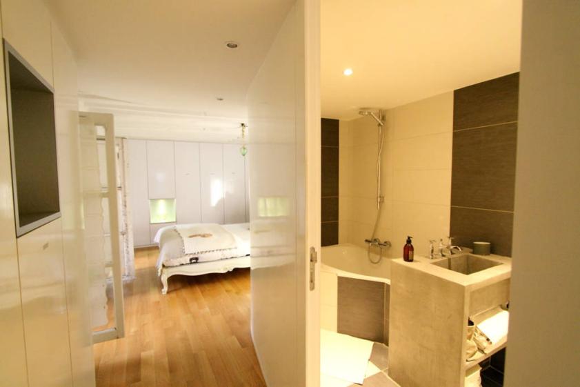 Rénovation complète d'un appartement dans le Marais à Paris - Salle d'eau