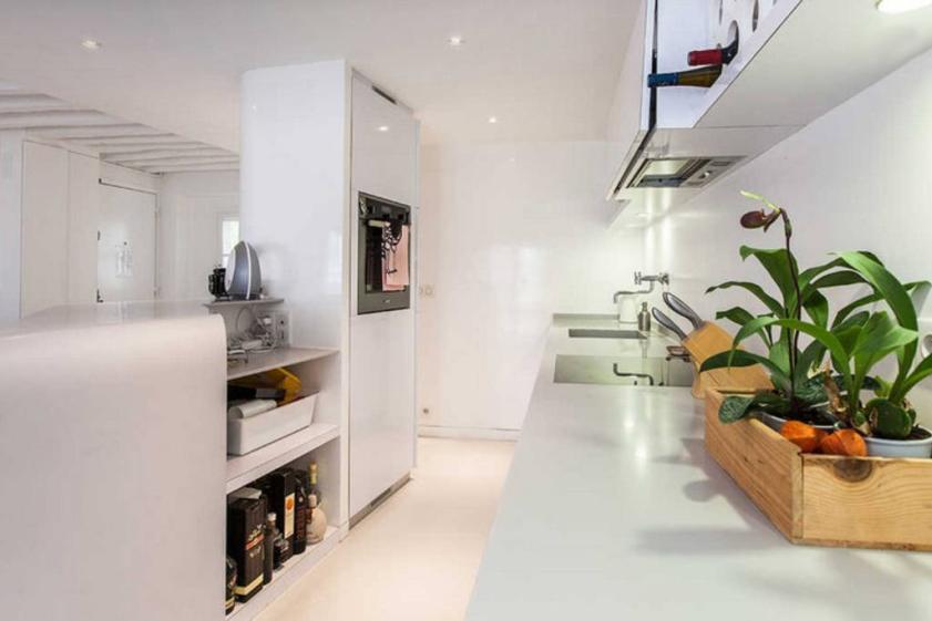 Rénovation complète d'un appartement dans le Marais à Paris - Cuisine