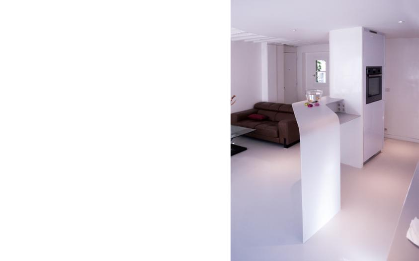 Rénovation complète d'un appartement dans le Marais à Paris - Le bar