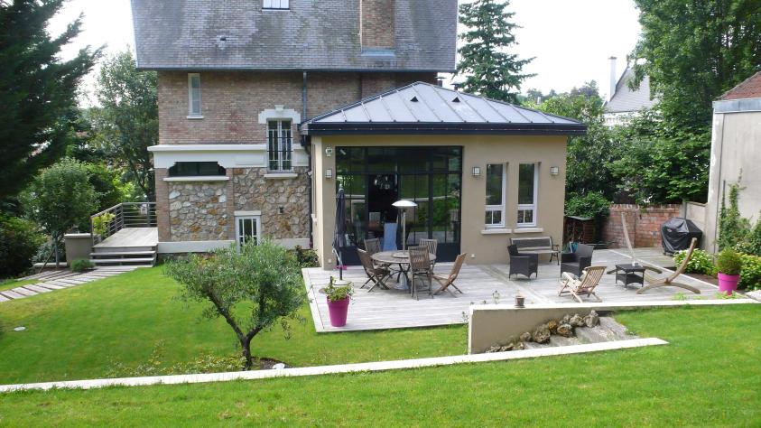 Extension de la maison vue depuis le jardin