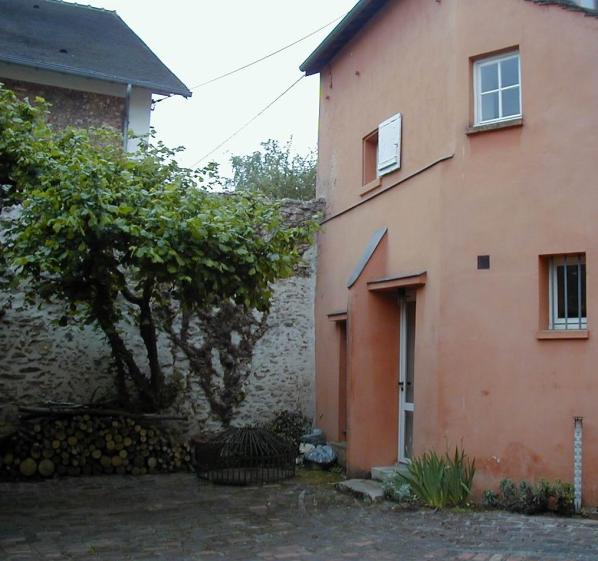 maison: façade sur cour après travaux