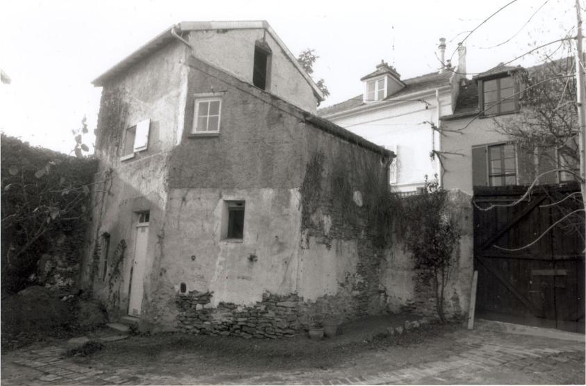 Etat initial: maison, vue depuis la cour.