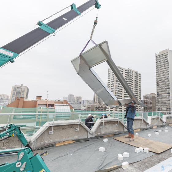 Spectaculaire ré-architecture de bureaux à Paris 13ème - pose des nouveaux modul
