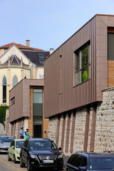 « Le Méridien », un ensemble municipal plurifonctionnel : mur historique et faça